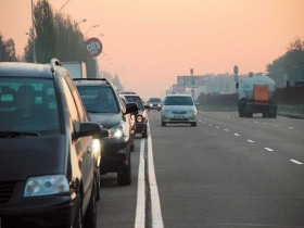 Езда по встречной полосе. Фото с сайта cs303808.userapi.com