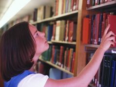 В библиотеке. Фото: library.kuzstu.ru/