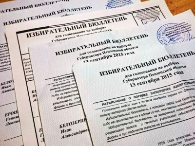 Унесенные бюллетени. Фото: Виктор Шамаев, Каспаров.Ru