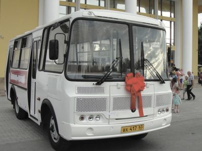 Автобус-подарок. Фото: Владимир Лапкин, Каспаров.Ru