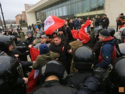 Задержания на акции "Другой России" в Петербурге. Фото: fontanka.ru